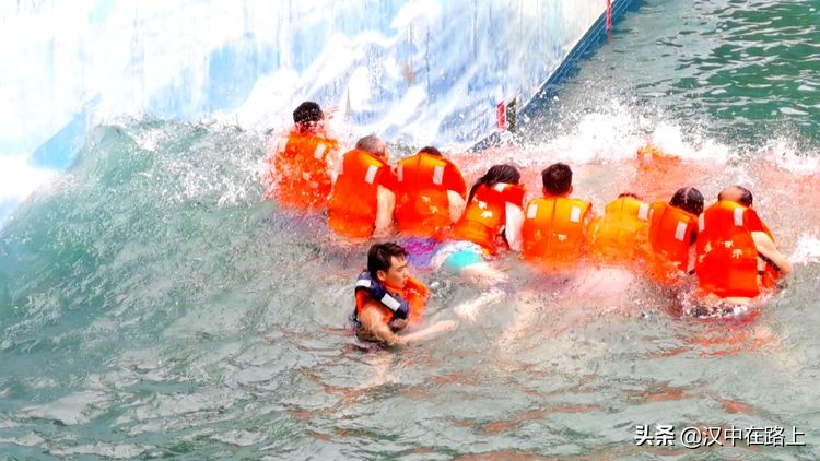 汉中市留坝县中国栈道欢乐水世界,汉中去留坝水世界攻略