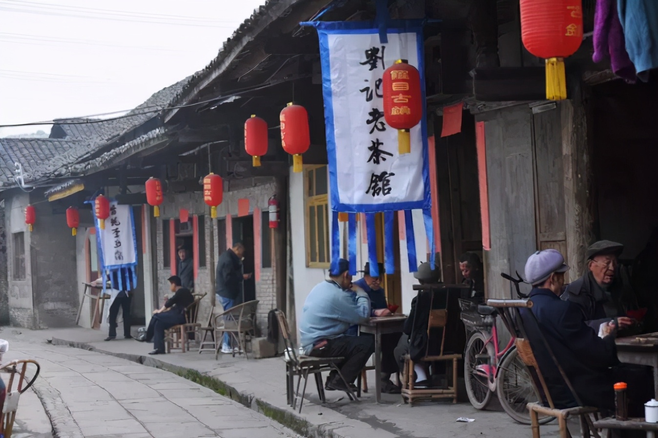 乐山古镇有哪些好吃的 (乐山攻略一日游古镇)