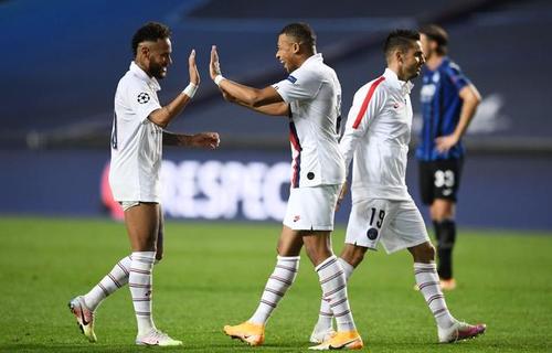 走过你来时的路，不见你踪影，只见你“印记”，巴萨就有了勇气