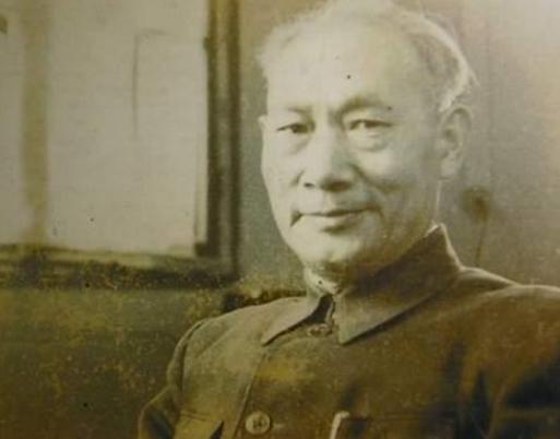 1934年，一个浑身恶臭的乞丐来到瑞金，趴在地上喊：我要找周恩来