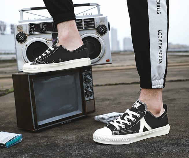 国产小白鞋设计感,设计感潮流小白鞋