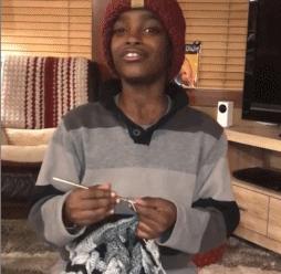 他是非洲弃婴，5岁用钩针，逆袭成美国“全民偶像”，狂吸19万粉