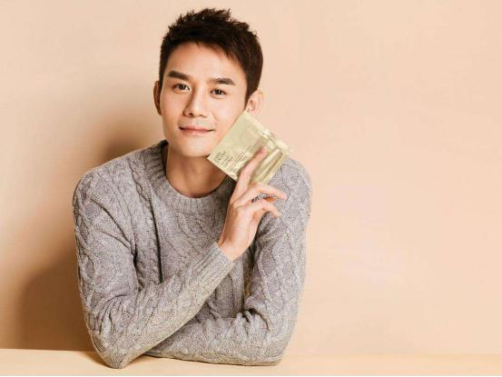 同样都是男演员，手的差距怎么就这么大呢？