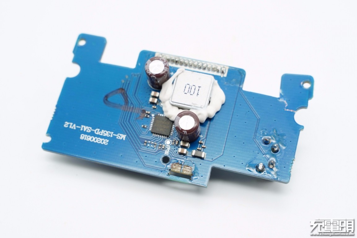 征拓20w快充拆解,征拓100w桌面充电器