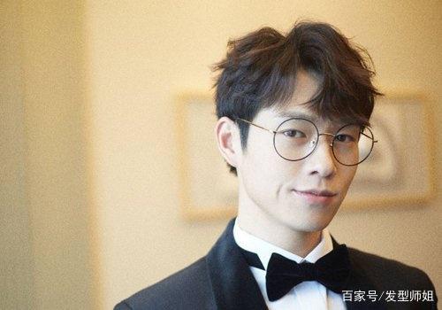 两边不留头发的刘海男士短发,刘海怎么剪轻薄男短发好看