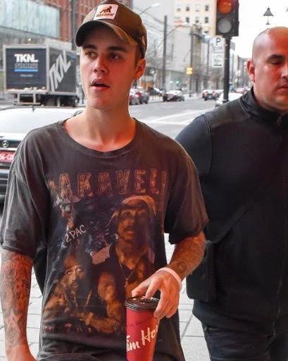 碧梨主打潮牌,碧梨和lisa相比谁更厉害