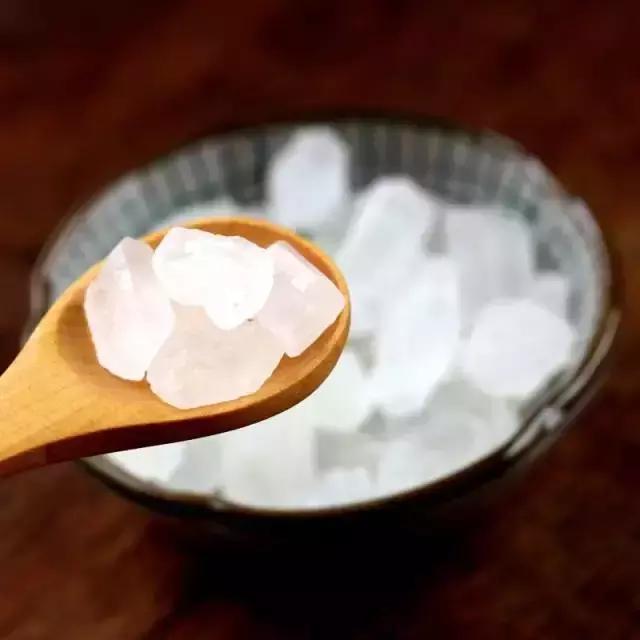 白糖红糖有什么不一样,红糖白糖冰糖黄糖的区别与功效