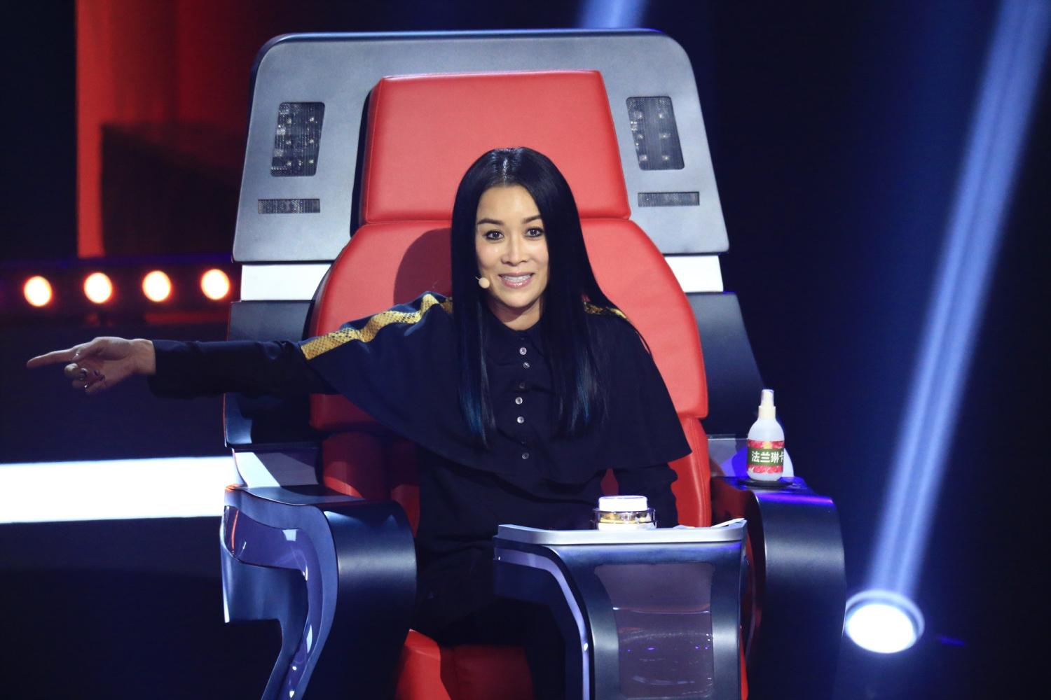 那英表现不尽如人意,那英孤勇者乐评