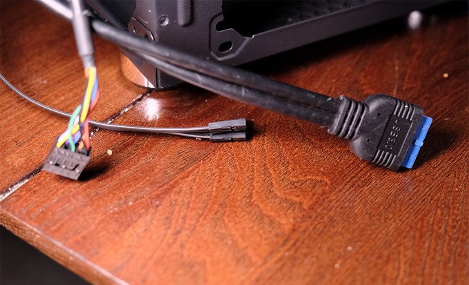 我给我老婆配了一台他们单位最好的电脑，让她再也没有理由划水