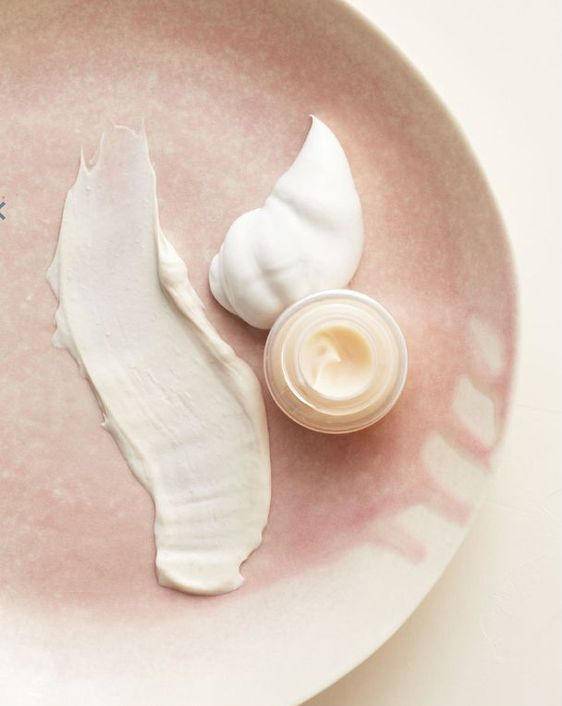 年会你会被同事夸的!打造水润服帖的天生好皮,它不能少