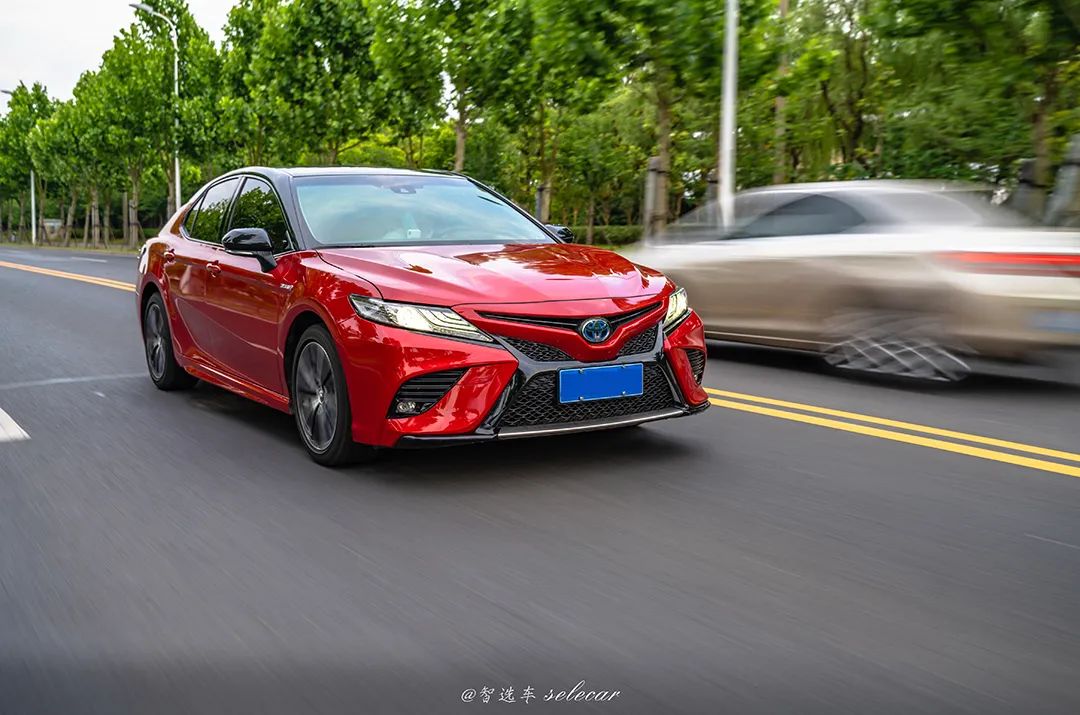 试乘试驾怎样可以吸引客户,试驾新一代凯美瑞双擎