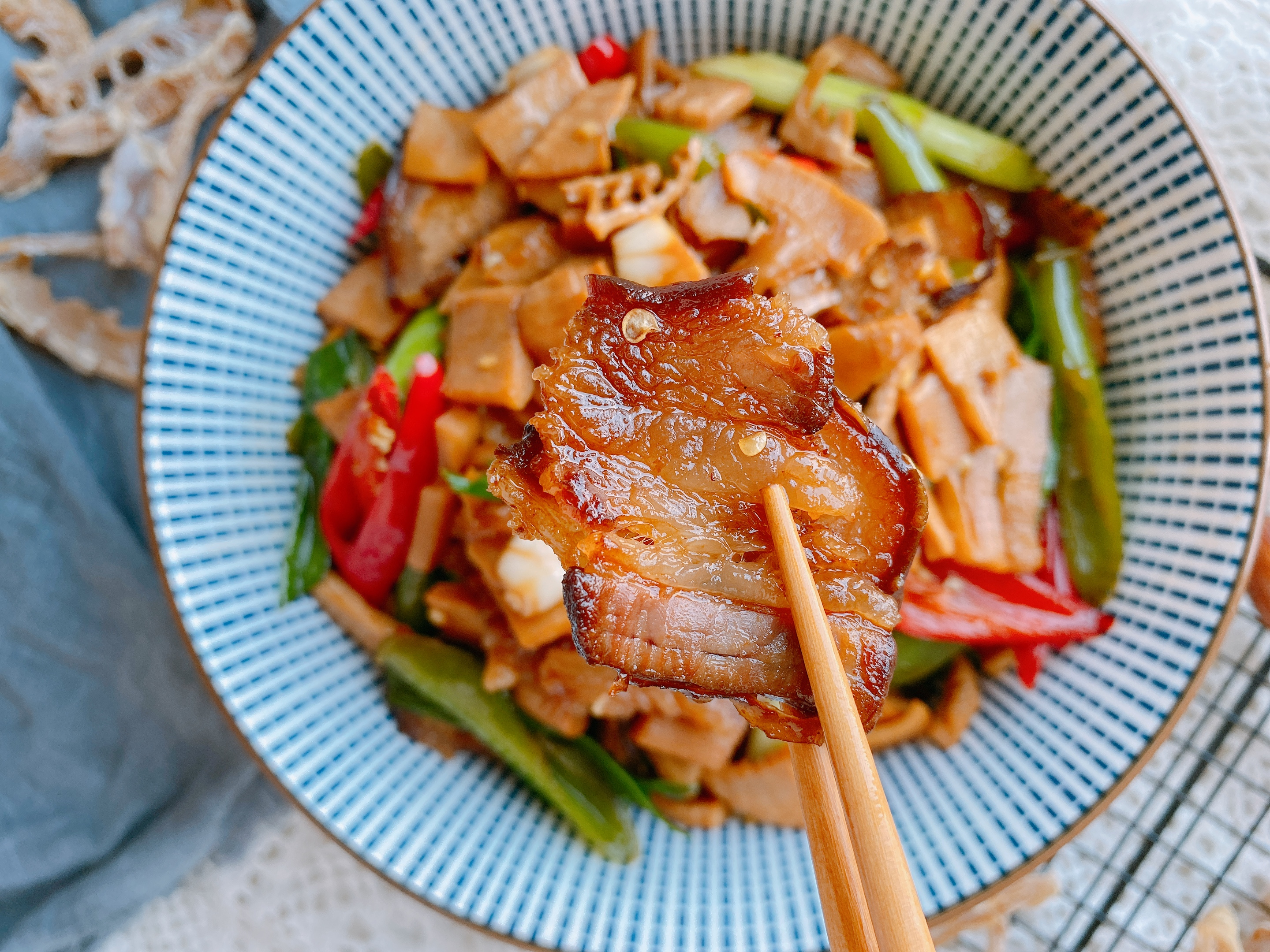 笋干怎么炒才好吃,笋干为何非要肉来做才好吃