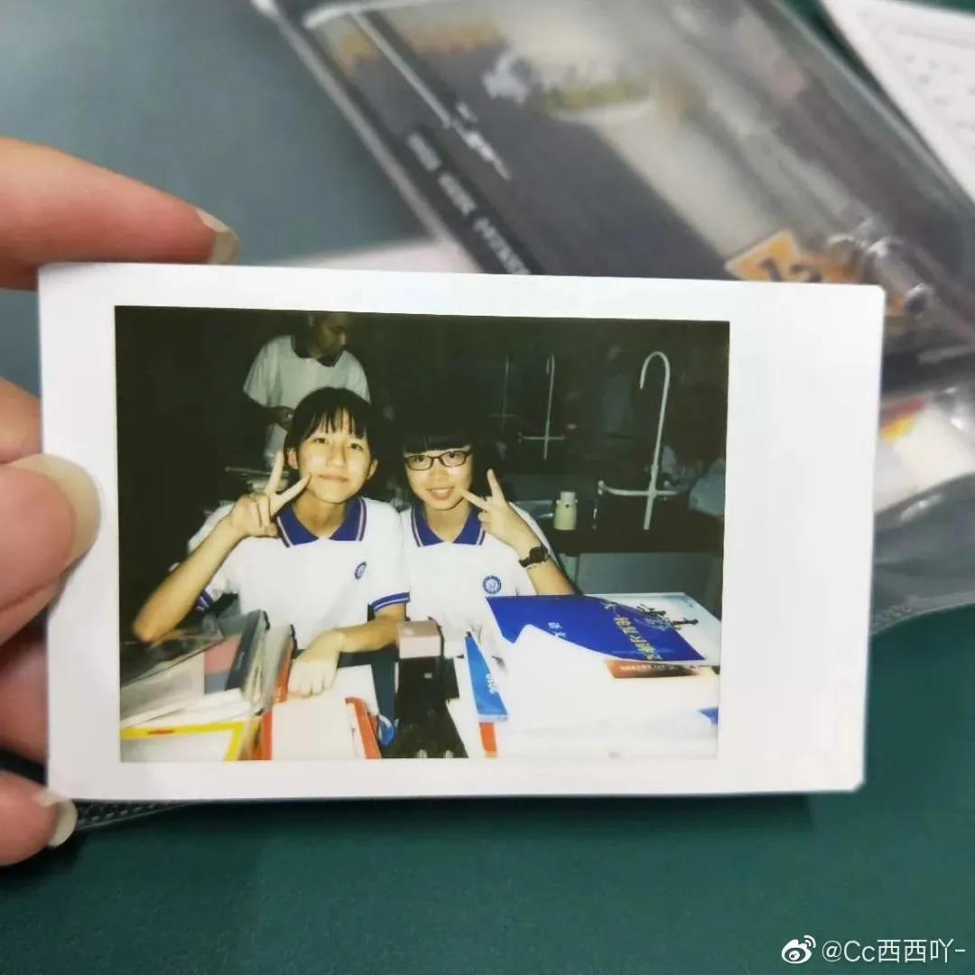 上课时与异性同桌做过最暧昧的事？说说你做过的事吧