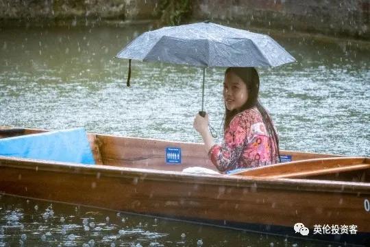 英国一周隔离60万人,超市货架又空了!边境不再检查核酸报告?