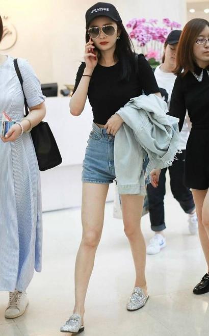 杨幂同款拖鞋,夏天必备的外穿拖鞋