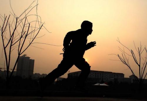 羽毛球和跑步哪个更燃烧脂肪,比跑步还燃脂动作