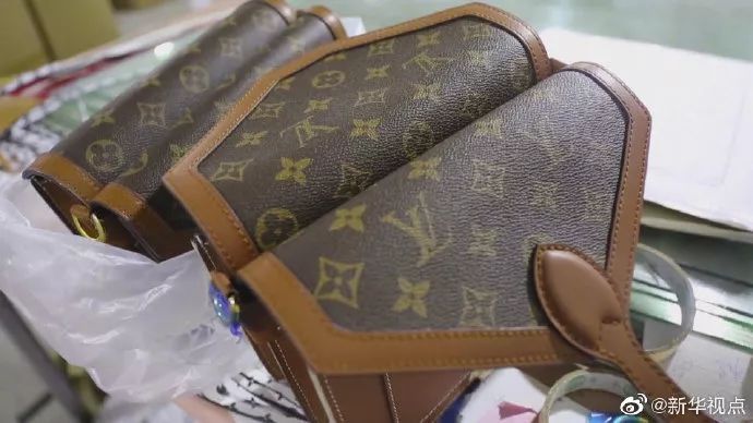 在迪拜买的包是真的吗,几百元买奢侈品包