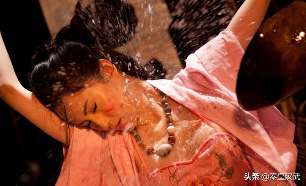 古代怎么审讯女囚犯？一类人用刑要等100天，一种人衙役最喜欢