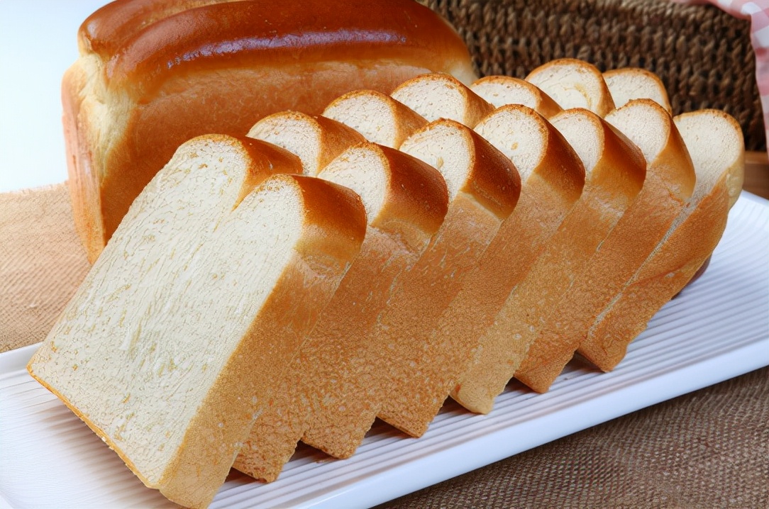 面包怎么分层切,面包怎么切片不掉渣