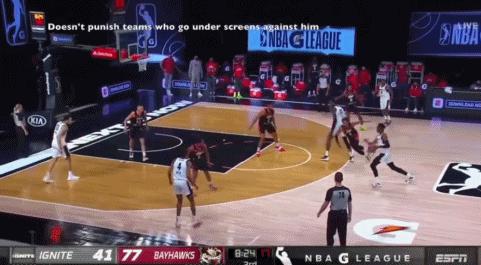 变向过人晃倒,库明加变向暴扣