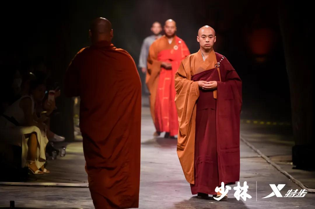 嵩山少林寺12年前武术表演,少林第一人比赛视频