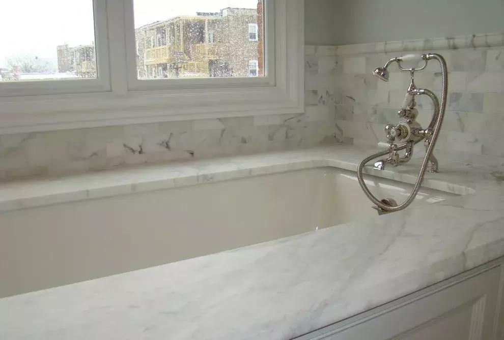 来，我请你洗澡，小编有个“价值10000000的石材浴缸”