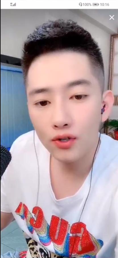 火山二宝独特唱腔从何而来？听他直播演唱改编歌曲就知道了