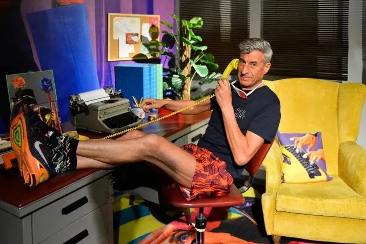 艺术家卡特兰什么实力,卡特兰把一根香蕉粘在墙上