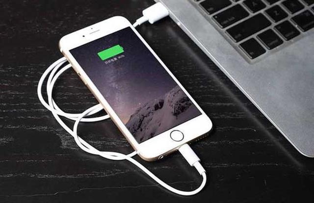 iPhone手机黑屏怎么回事,iphone13promax黑屏点不亮