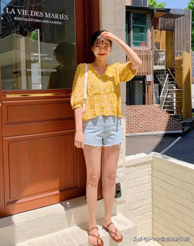 牛仔短裤怎么穿才好看,牛仔短裤就要穿这样的舒适又显瘦