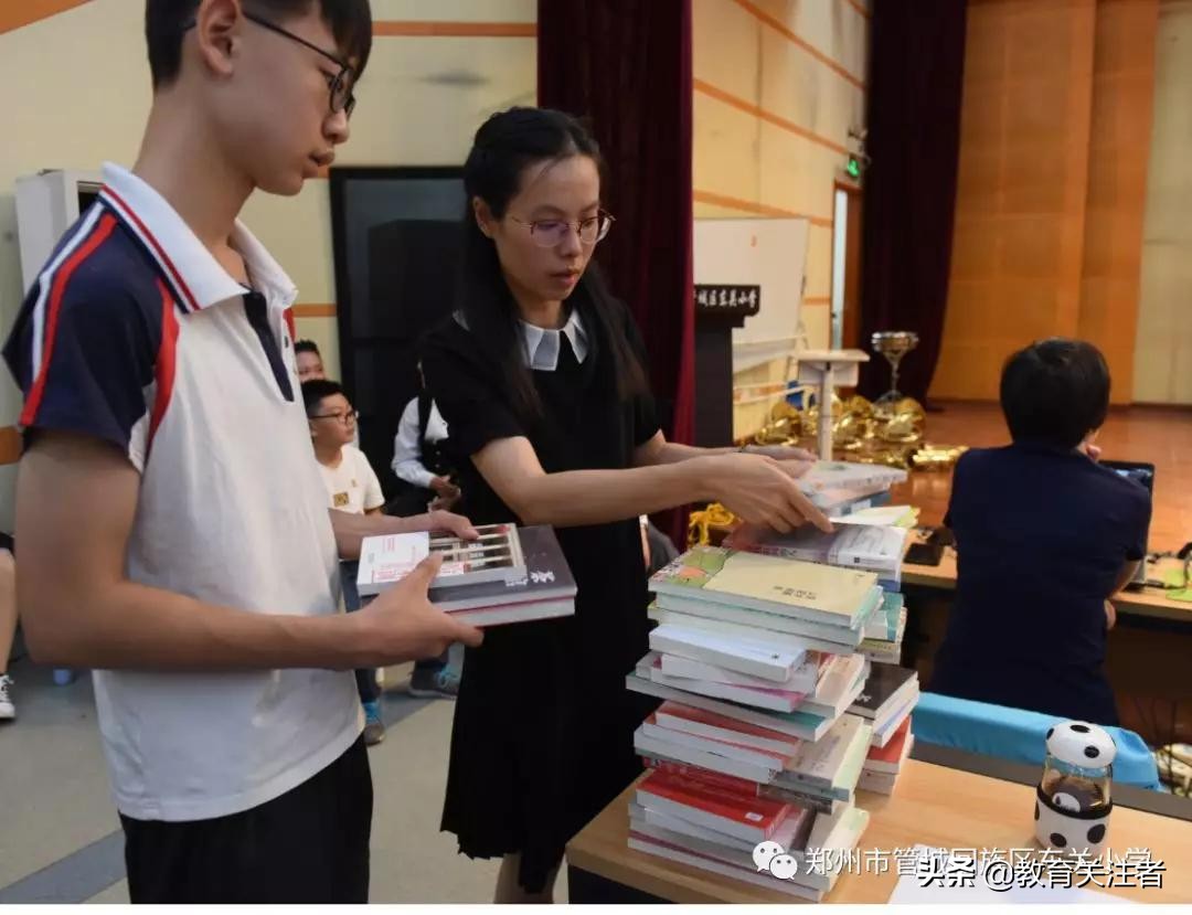 品读东关小学“我的一本课外书”读书英雄会—六年级专场