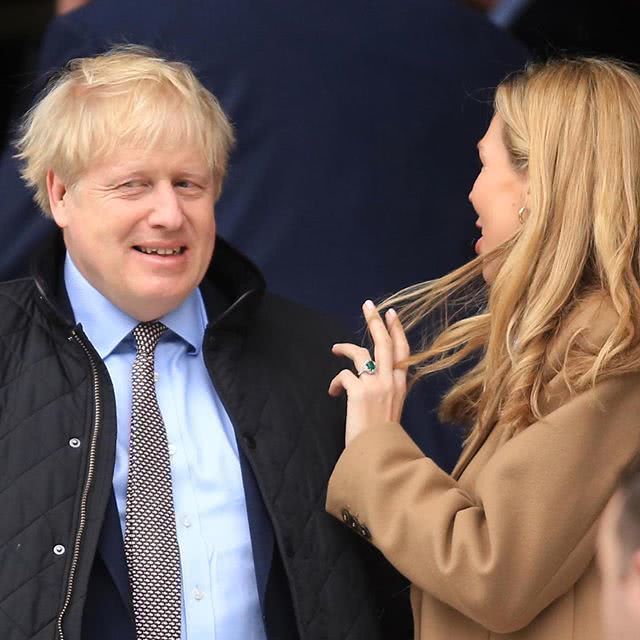 祖母绿婚戒有“诅咒”，从肯尼迪夫人到伊莲娜都难逃，贝嫂却免疫