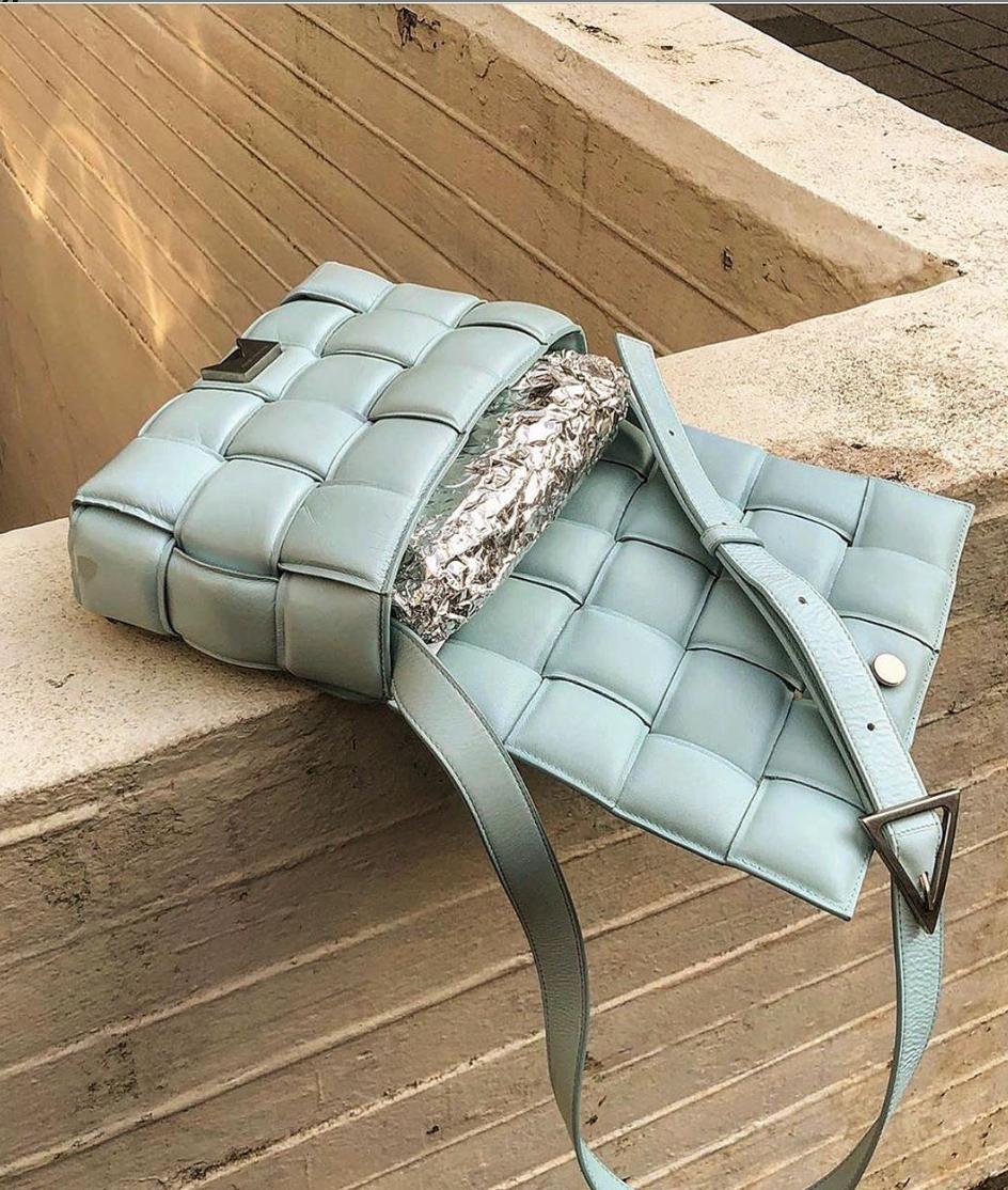 时尚小众云朵包,云朵包和枕头包