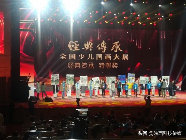 小学生国画展山水主题,安康平利老县小学