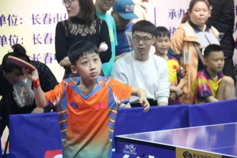 周一见|16年背女求学，千里陪儿学球…她们是“最美陪读妈妈”