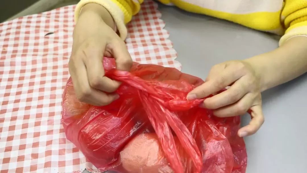 塑料袋打死结解不开,塑料袋死结怎么打没有痕迹