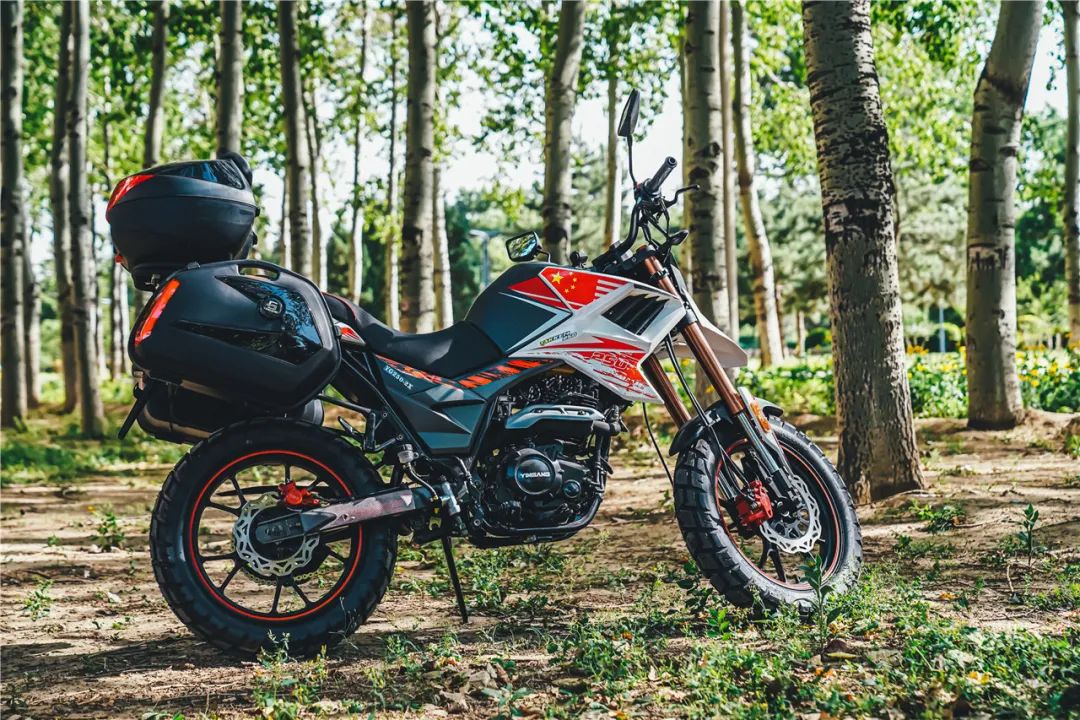 银钢铁拳250到底值不值得入手,1万左右的重型拉力车