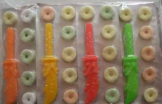 童年的回忆足球巧克力,童年的回忆小卖部吃巧克力