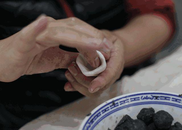 元宵节到了送你一碗最美的汤圆,元宵节软糯香甜的大汤圆