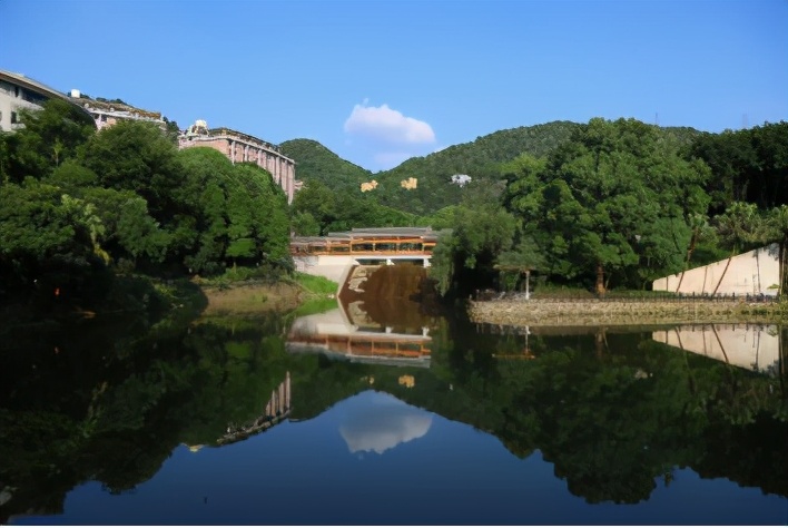 重庆豪华高校,重庆环境最美校园最大的大学