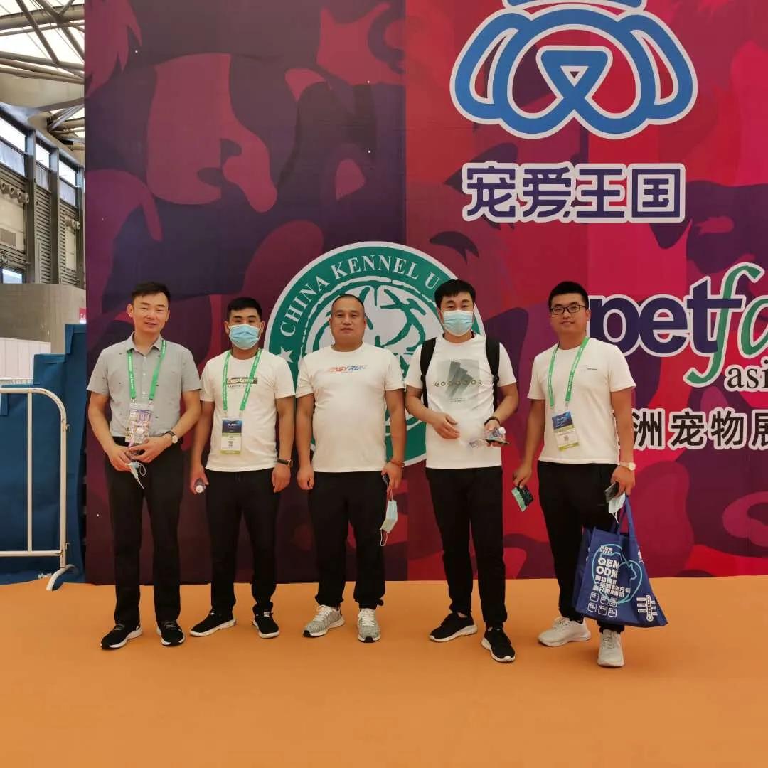 王宝强为什么会受到家乡人的尊敬,所有铲屎官