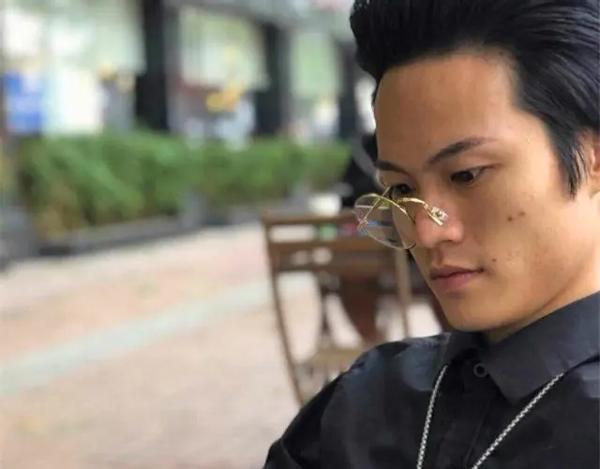 广东小伙罗福兴：11岁创办“杀马特家族”，拒绝富婆追求后怎样