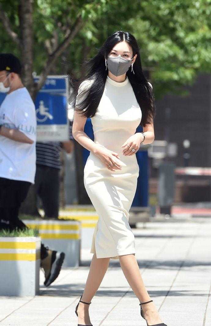 金素妍什么身材,金素妍穿绿色长裙