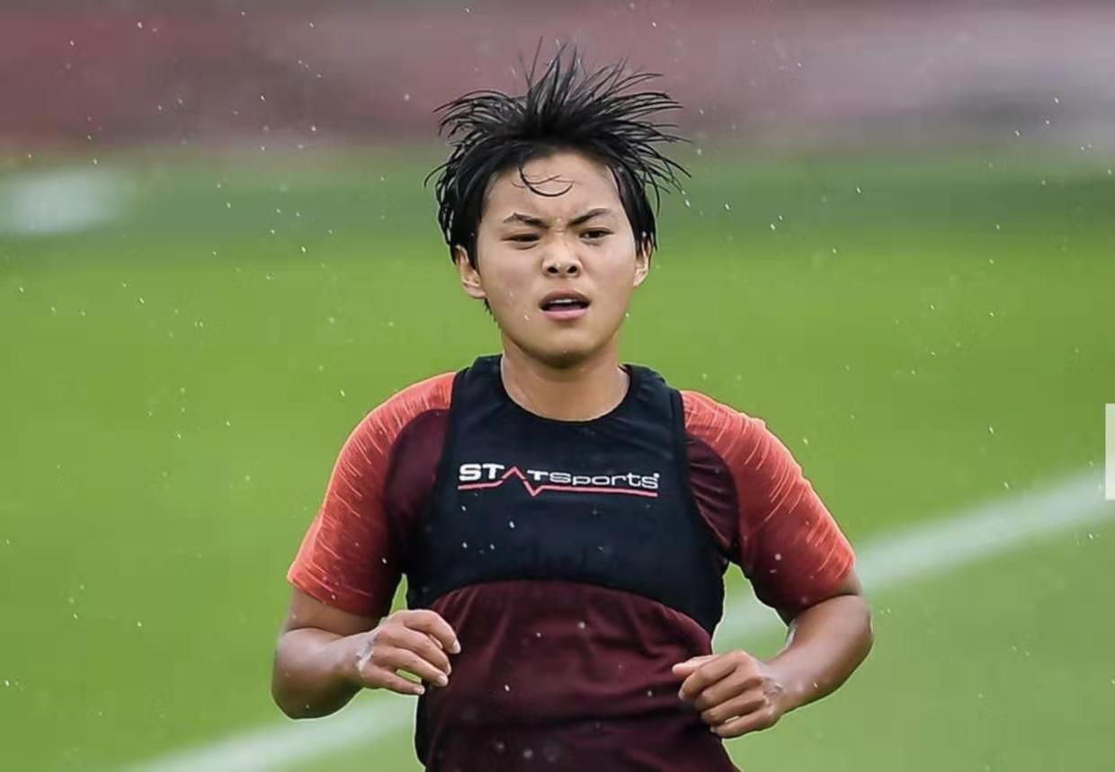 中国足球运动员背负巨大的压力,中国足球小将被解约