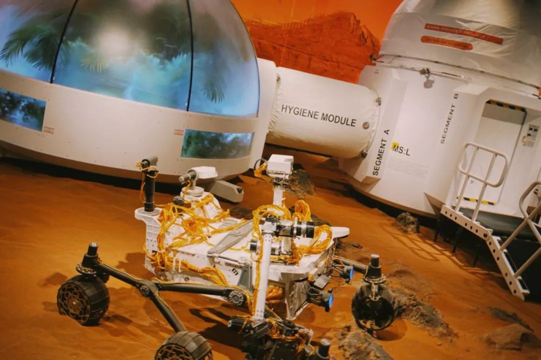 越来越飘,日入10亿的商场我也敢....