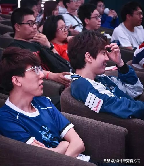 2019wcg韩国预选赛moonvsfov,moon中韩大师决赛