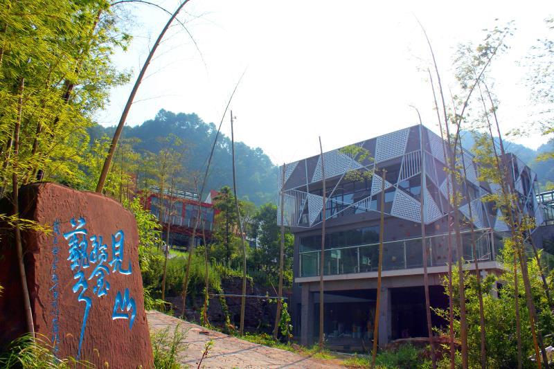 相约古剑山，去世界杯啤酒音乐节上看球、跳海草舞