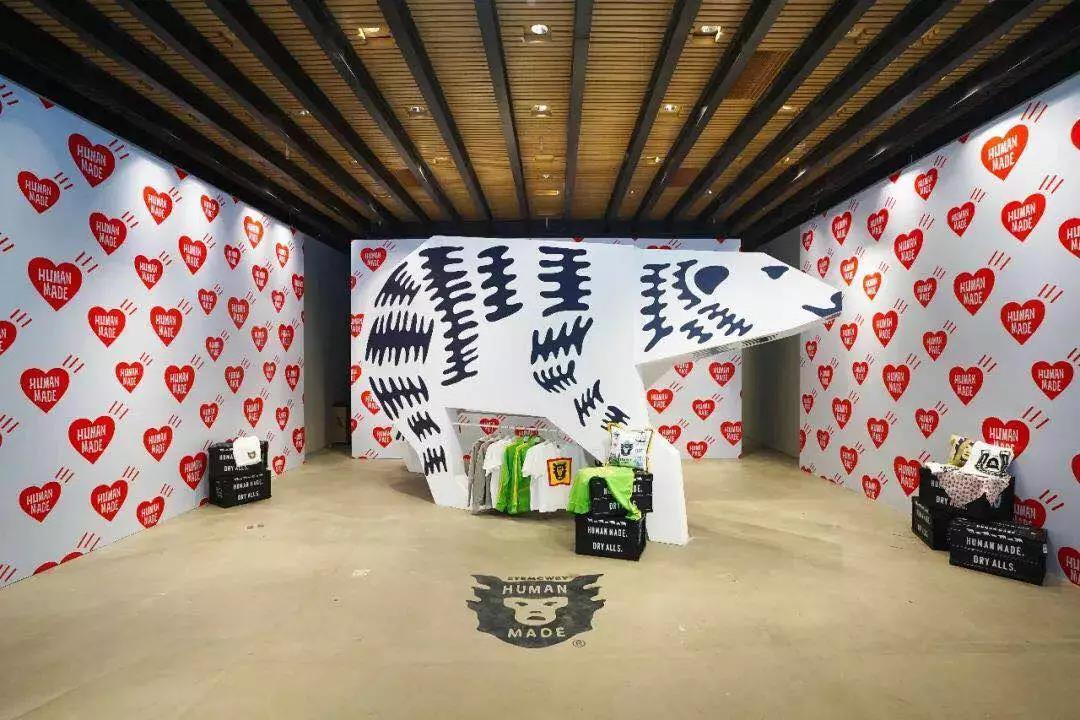 媒体+零售线上线下一体的Yoho集合店，年轻潮人们的集合地！