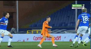 各大媒体夸c罗,全网都在模仿c罗