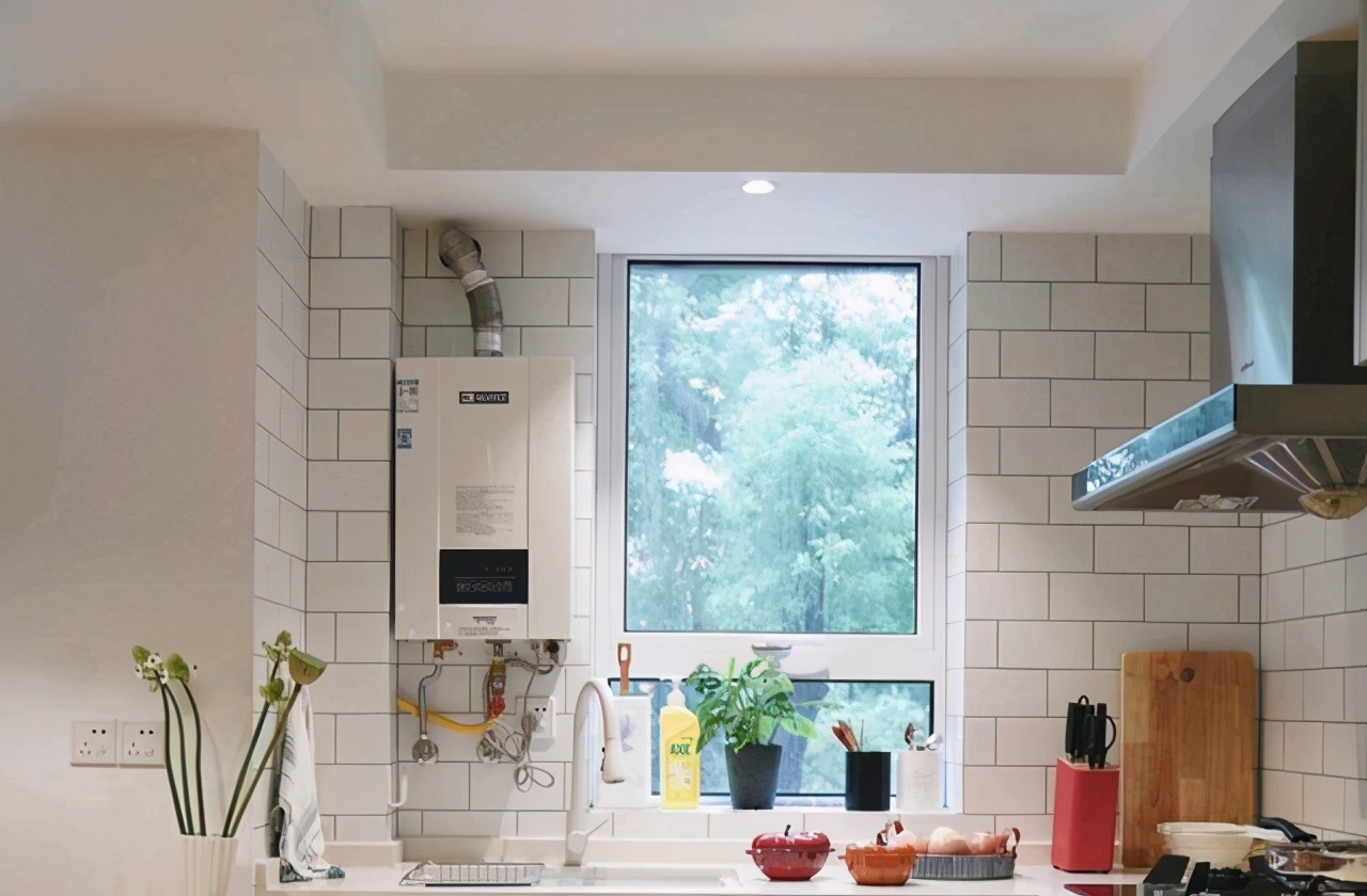 燃气热水器贵的和便宜的差距,燃气热水器贵的跟便宜的有啥区别